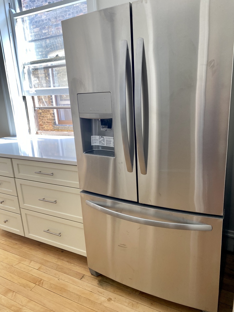 806 Forest Avenue Unit: 3
