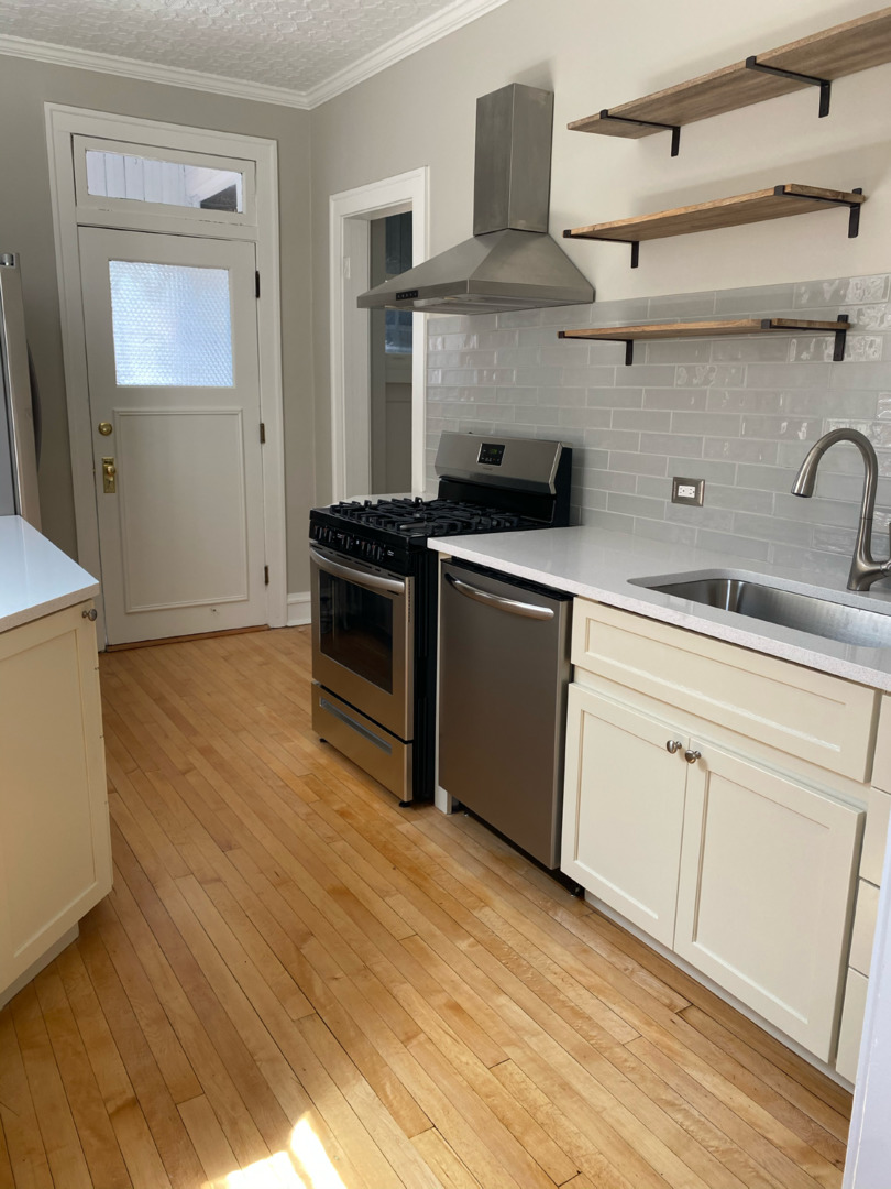 806 Forest Avenue Unit: 3