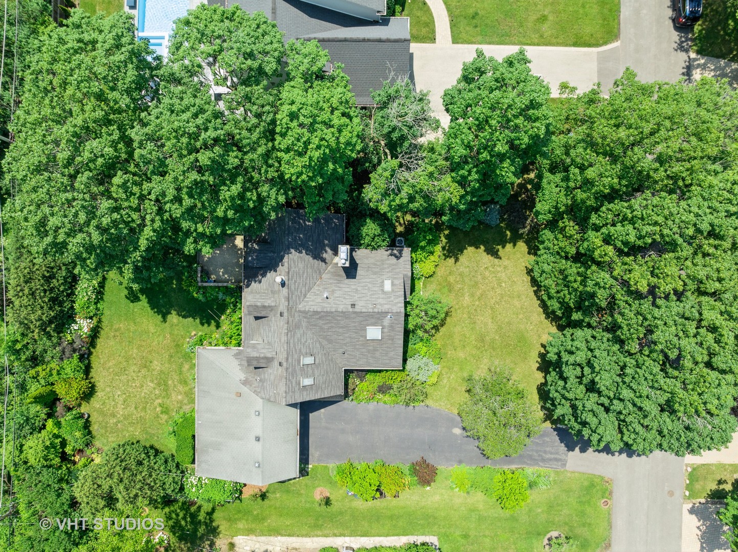 1529 Hawthorne Lane