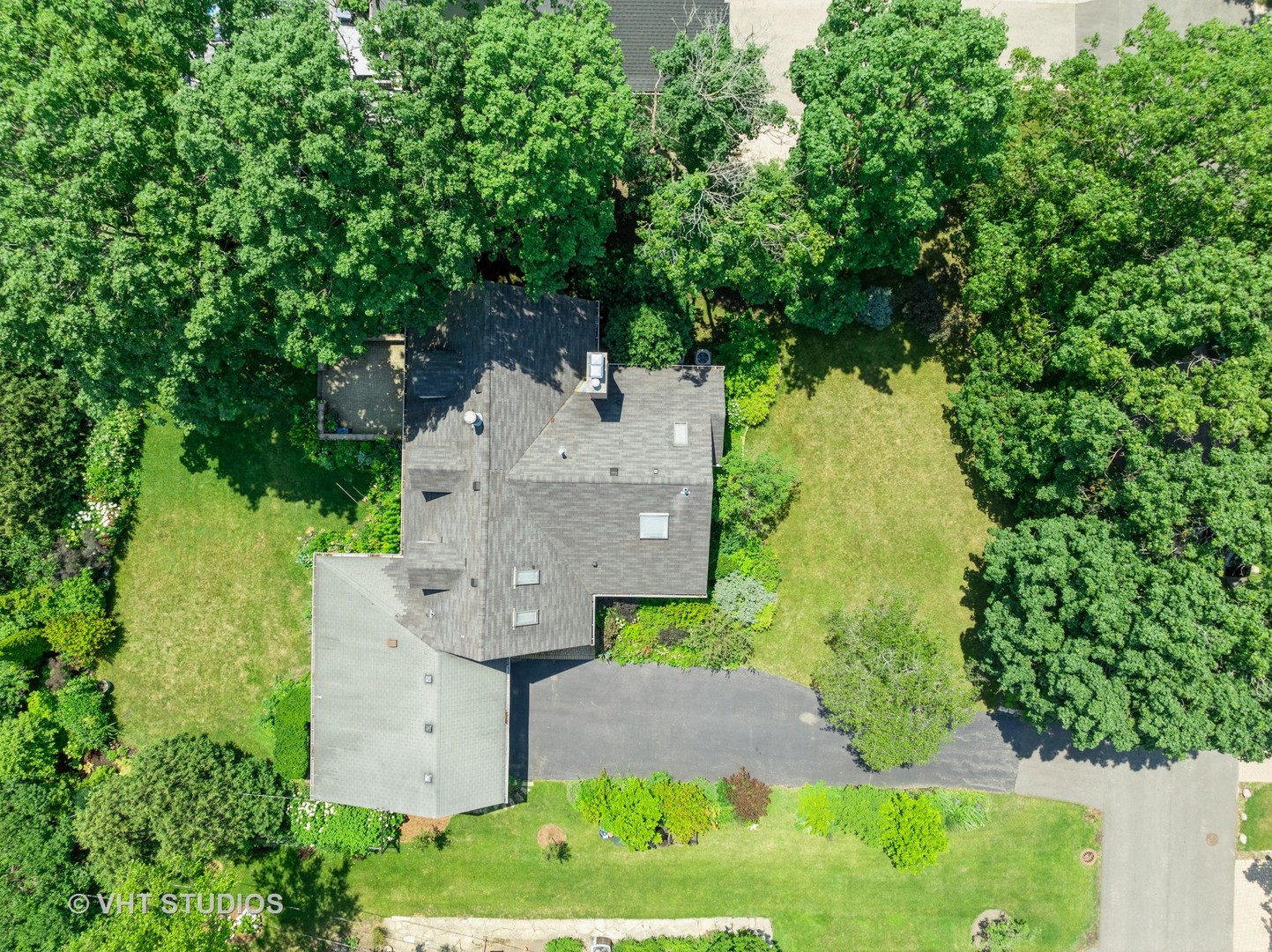 1529 Hawthorne Lane