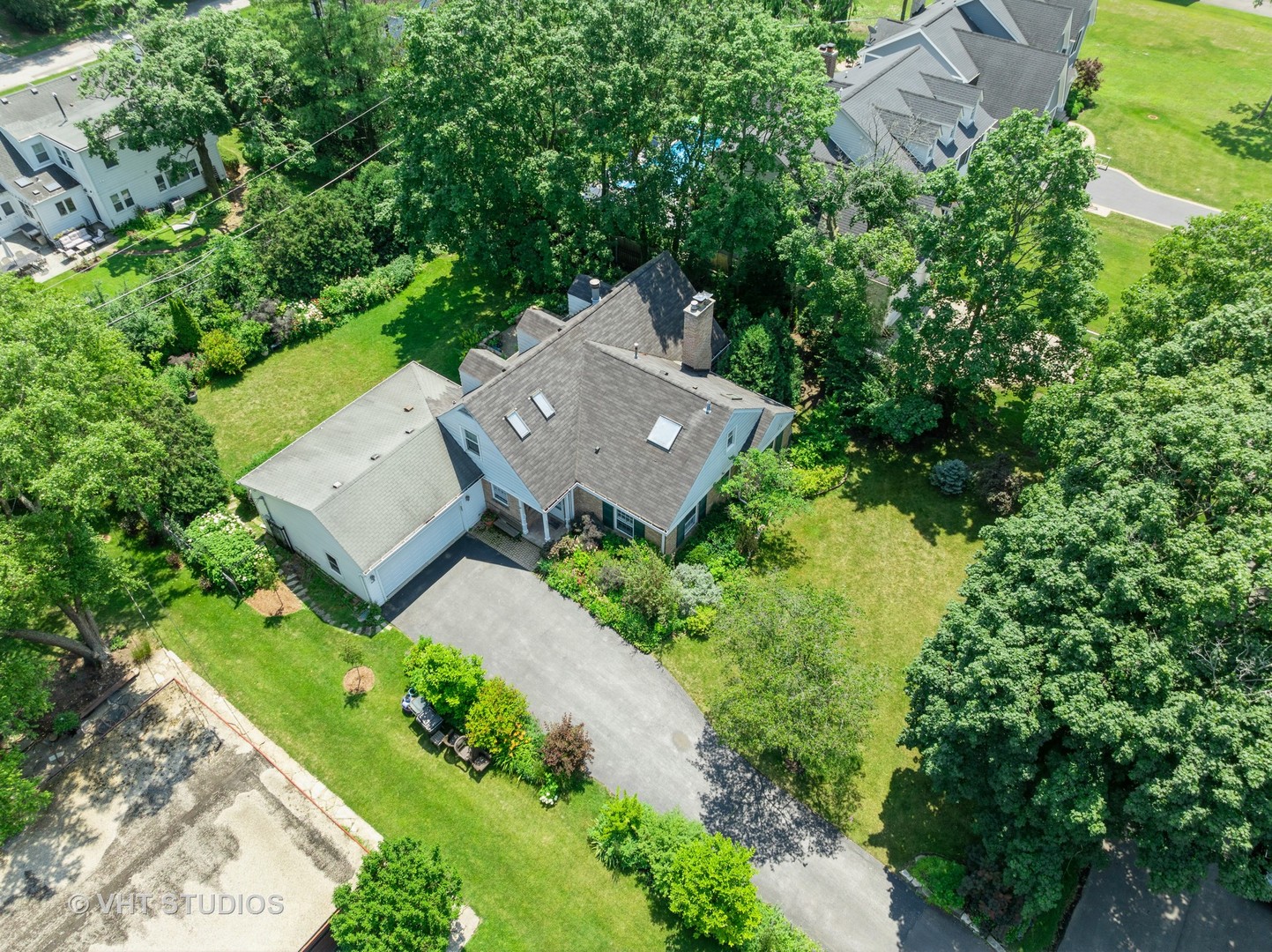 1529 Hawthorne Lane