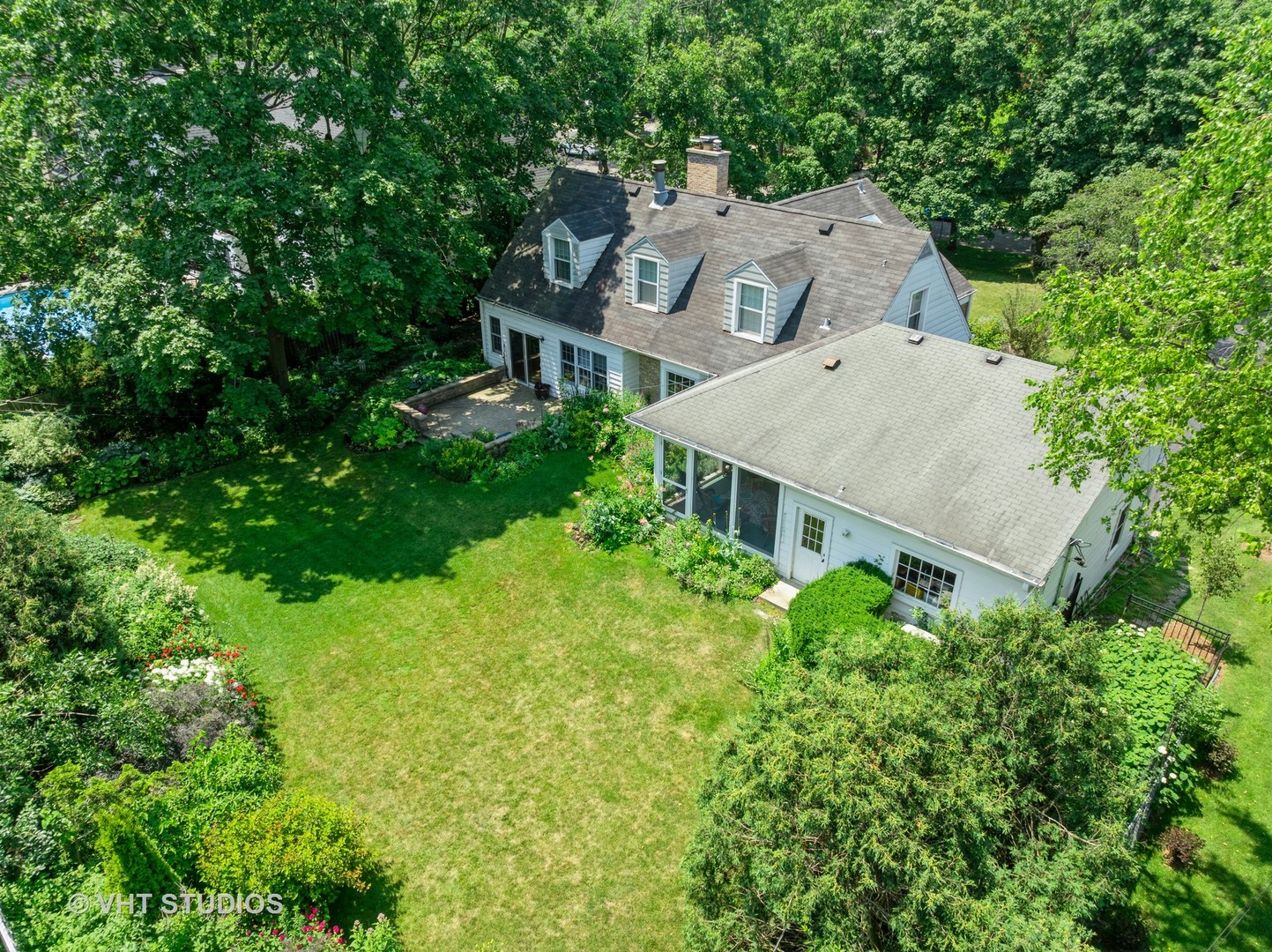 1529 Hawthorne Lane
