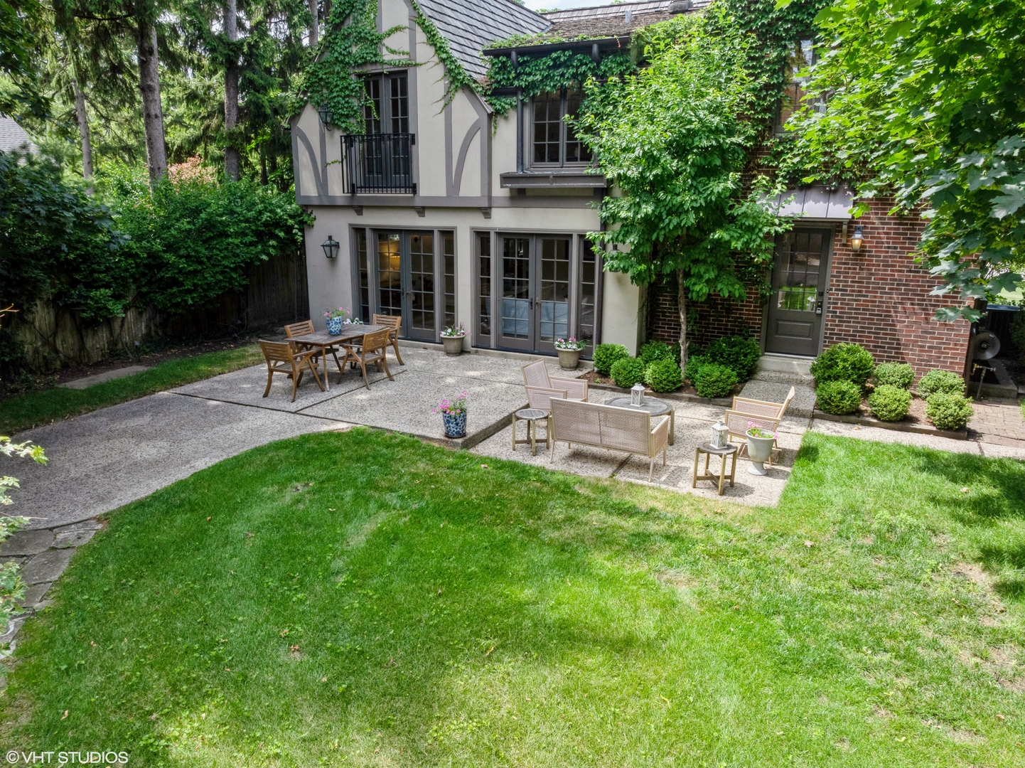 441 E Westminster Place