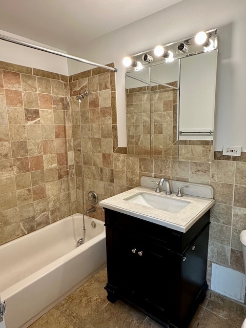 1516 Hinman Avenue Unit: 809
