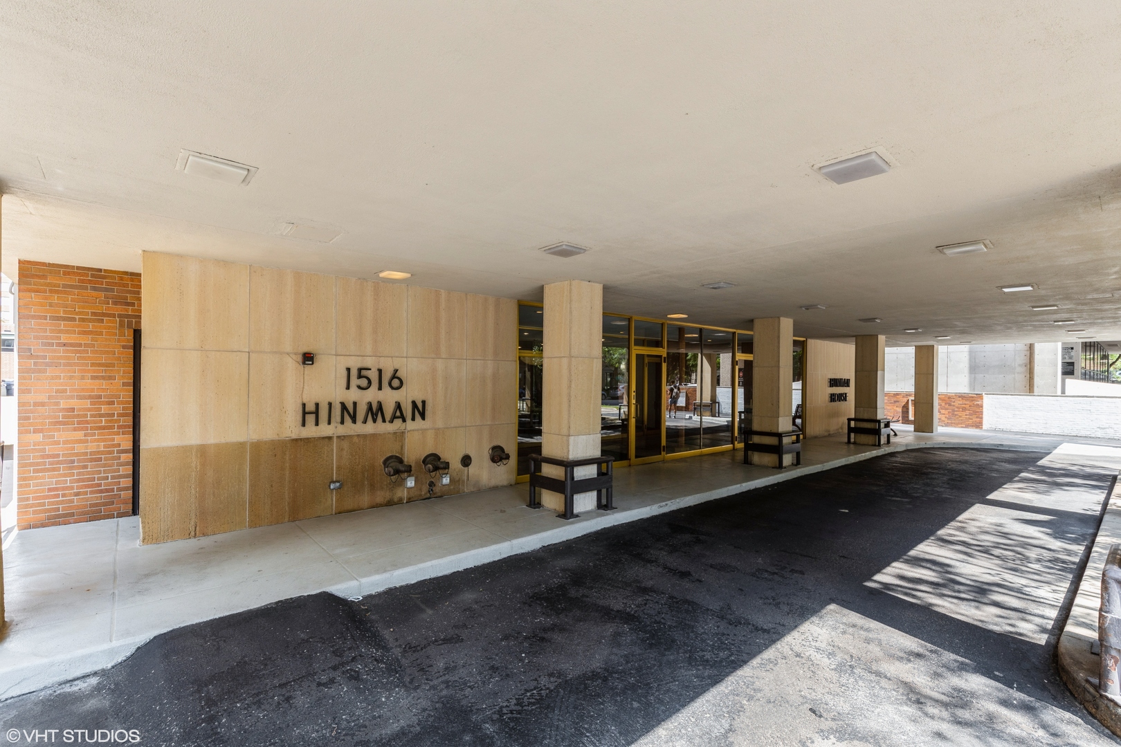 1516 Hinman Avenue Unit: 809