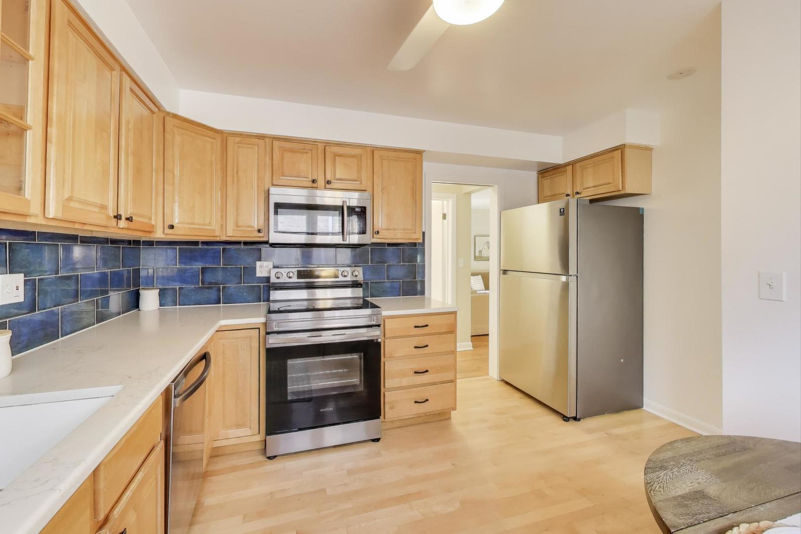 6053 N Keeler Avenue