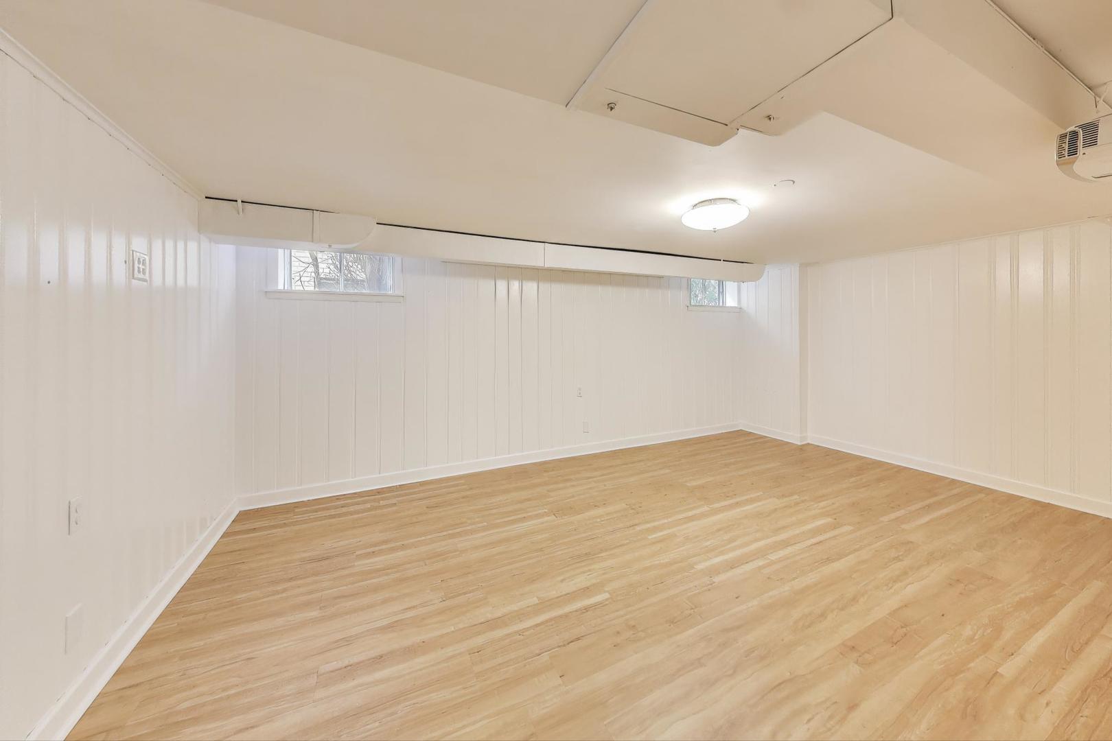 6053 N Keeler Avenue