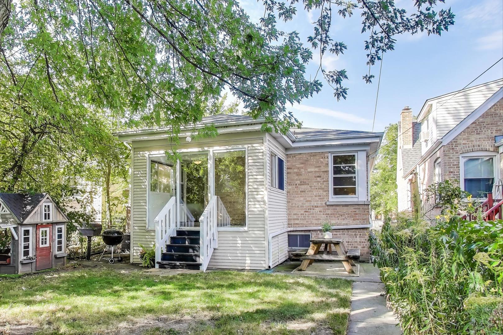 6053 N Keeler Avenue