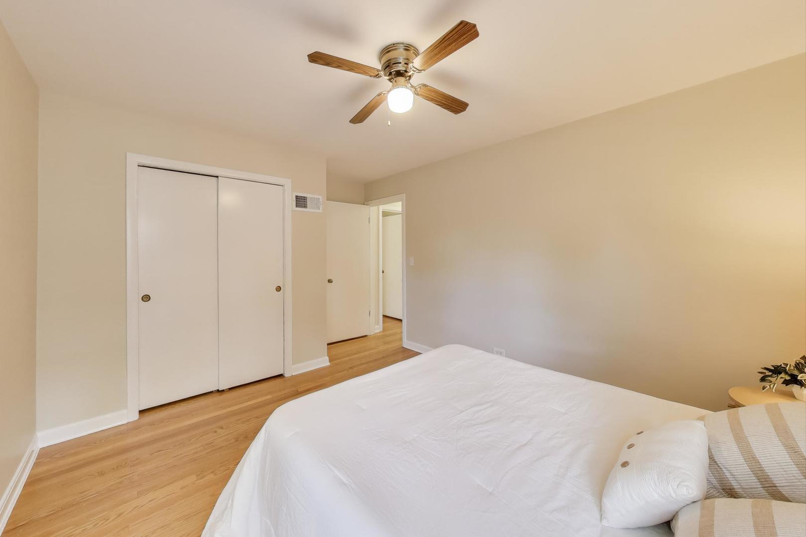 6053 N Keeler Avenue