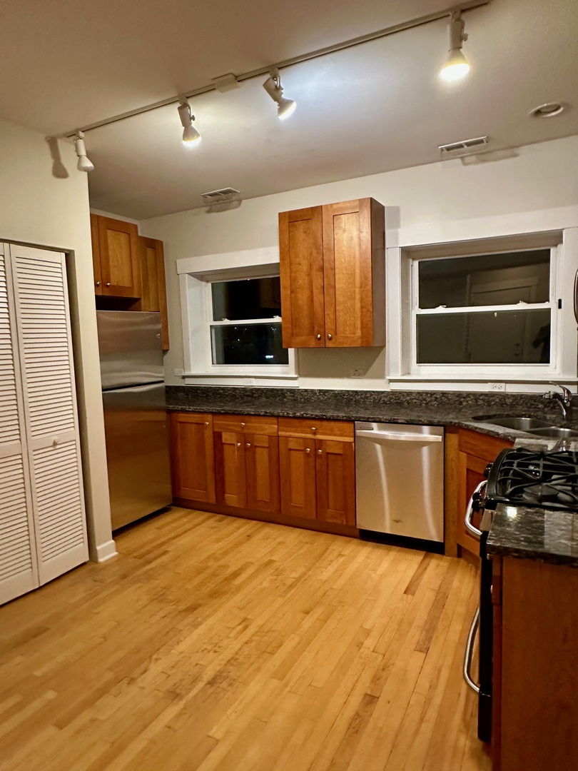 2537.5 Prairie Avenue Unit: 3S