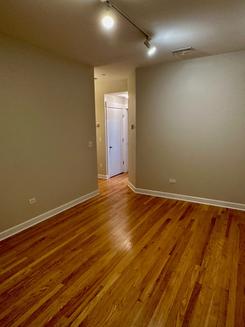 2537.5 Prairie Avenue Unit: 3S