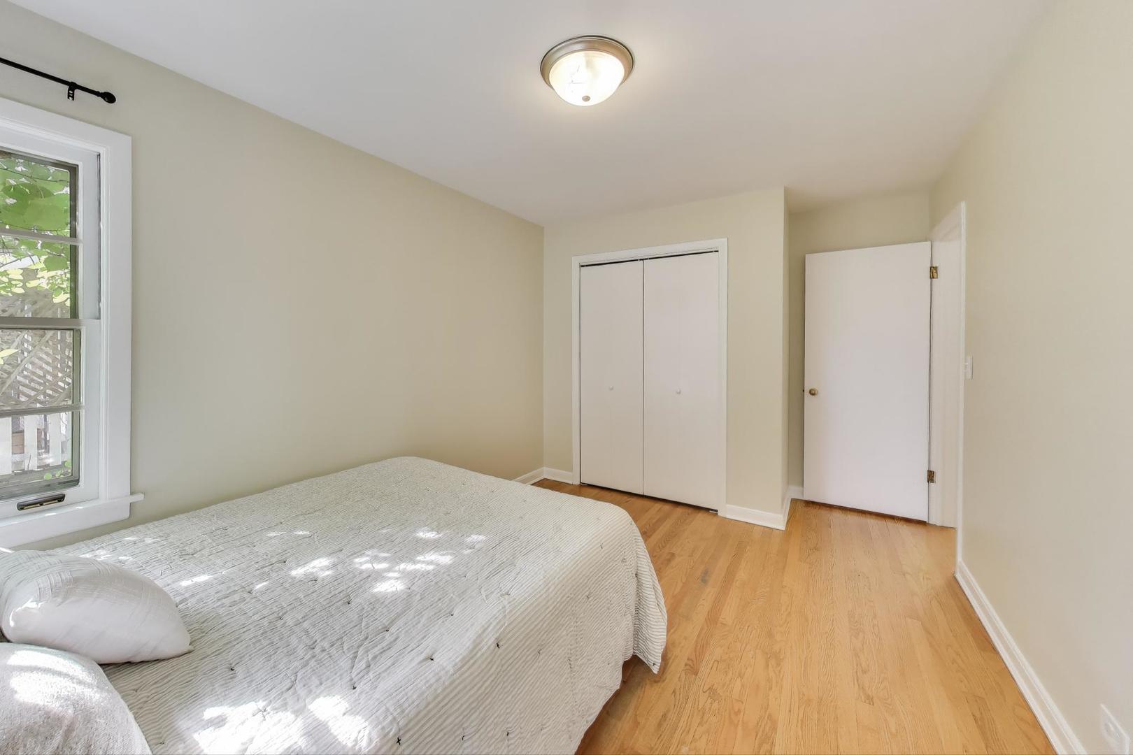 6053 N Keeler Avenue