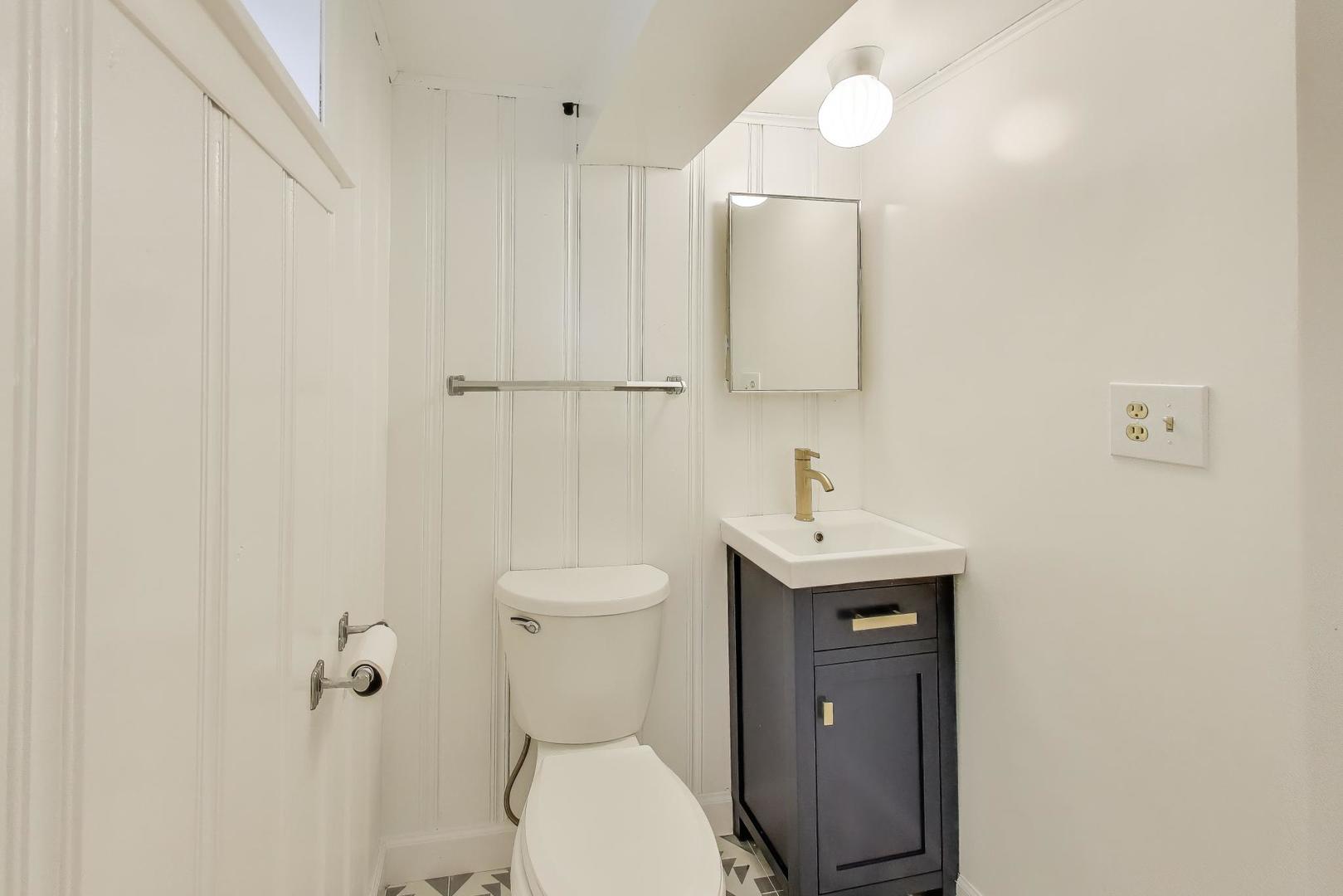 6053 N Keeler Avenue