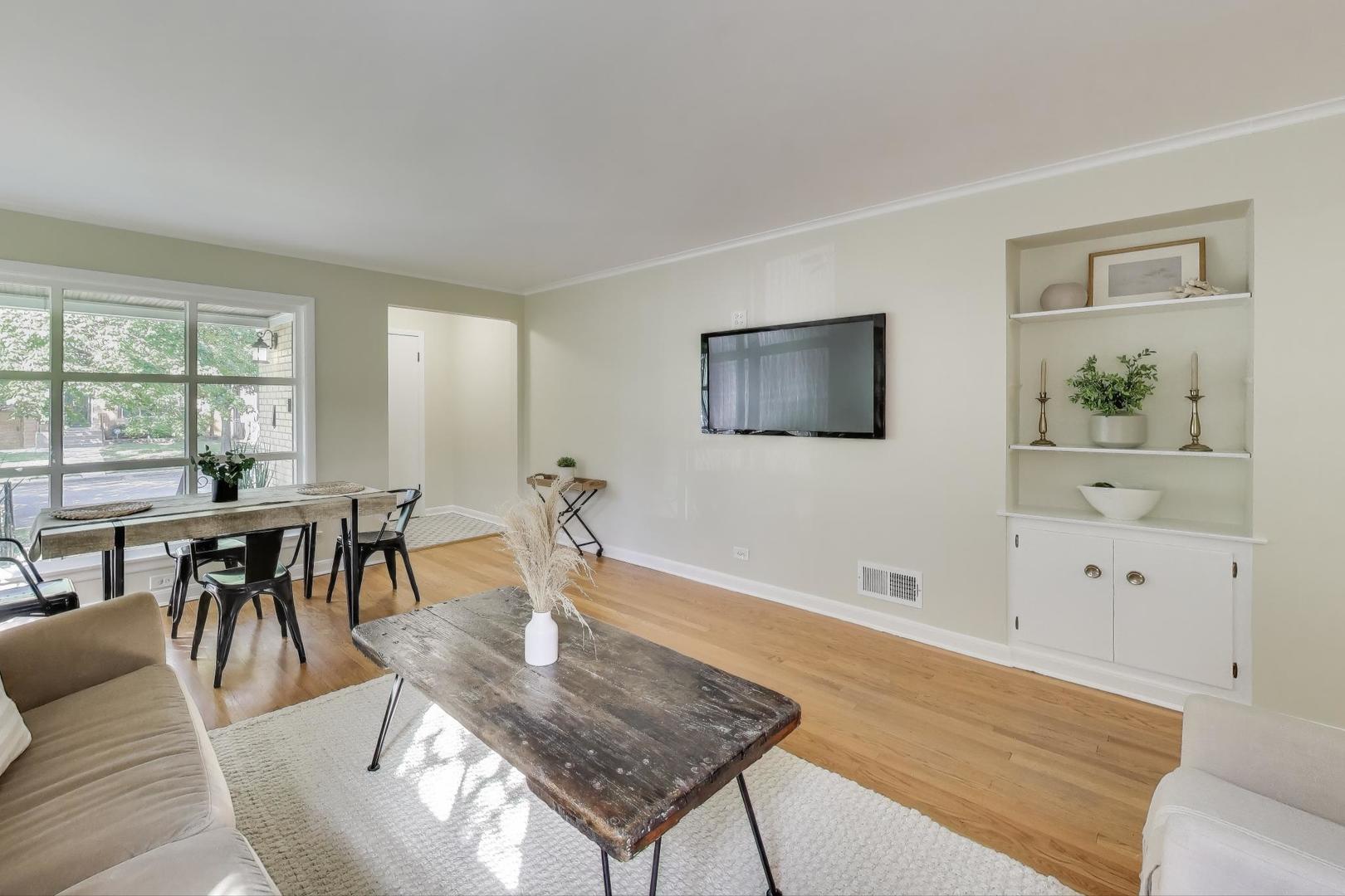 6053 N Keeler Avenue