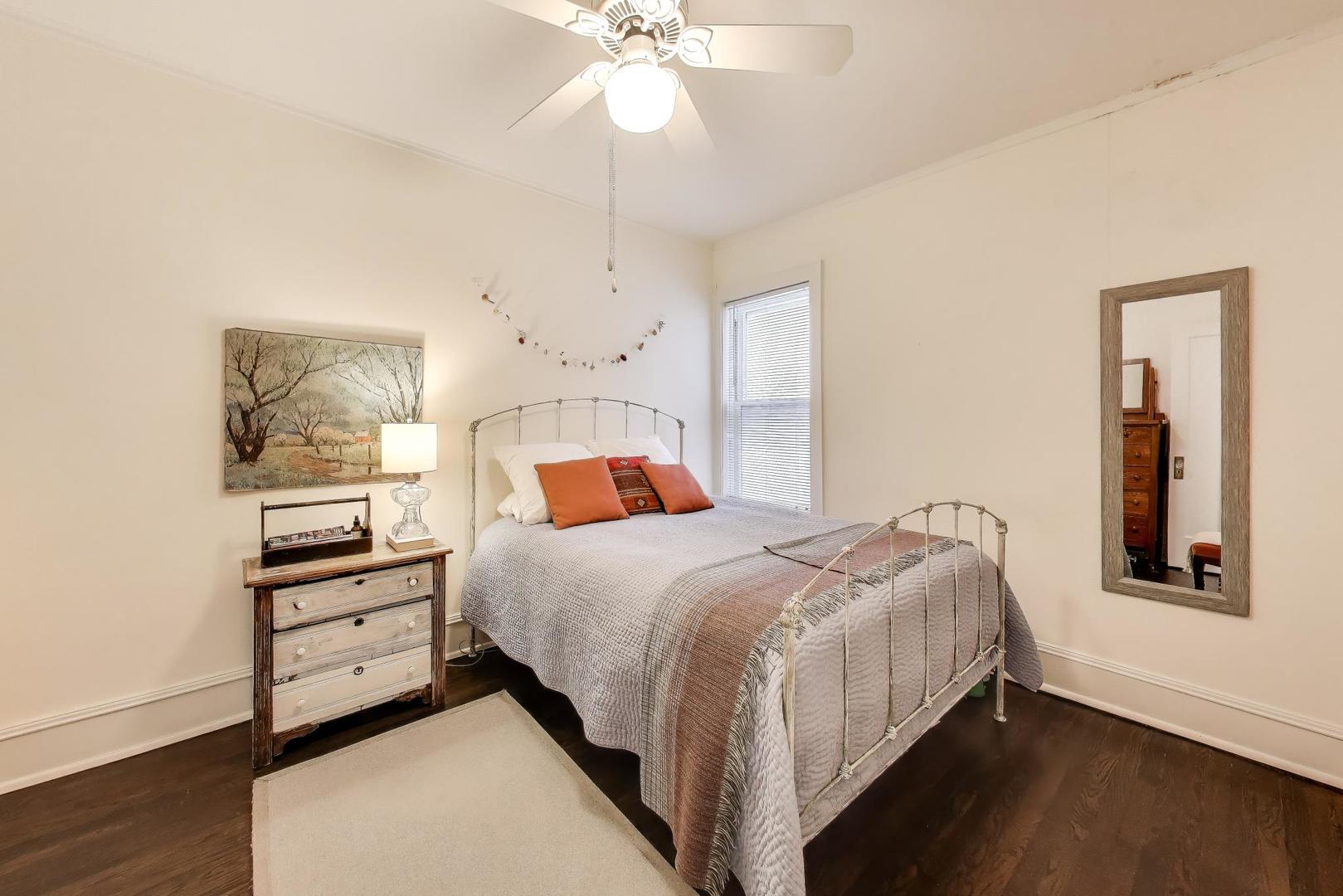 811 Ridge Avenue Unit: 2