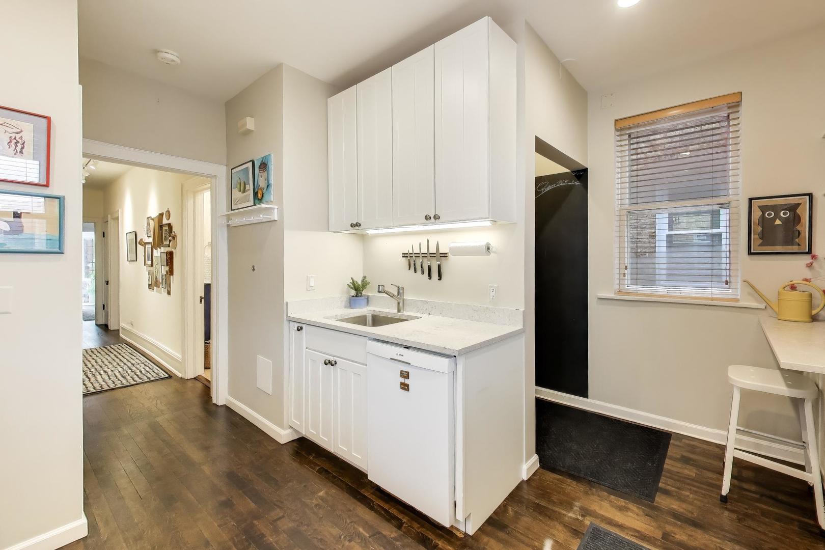 811 Ridge Avenue Unit: 2