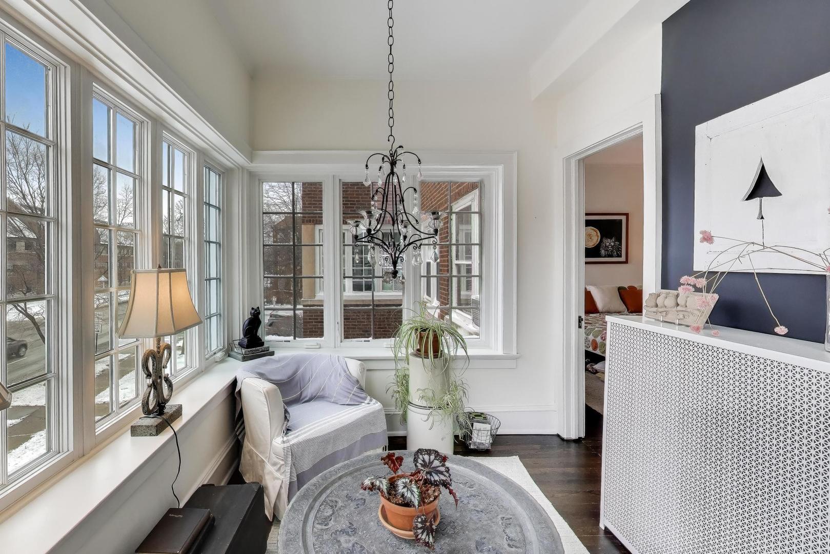 811 Ridge Avenue Unit: 2