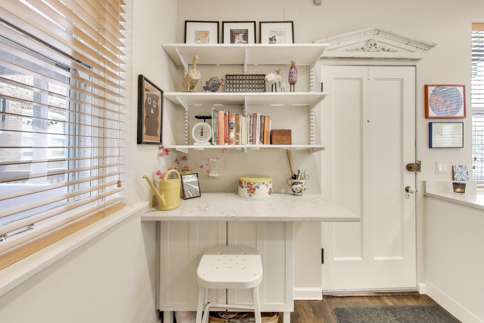 811 Ridge Avenue Unit: 2