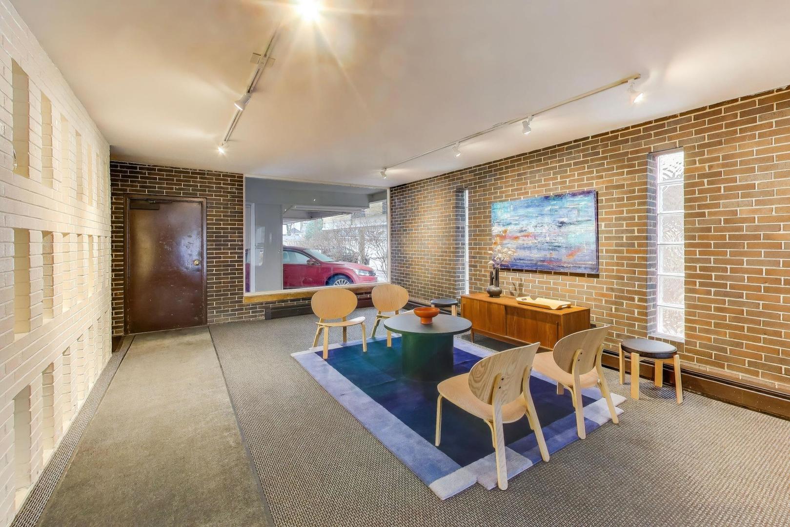 2726 Central Street Unit: 3A