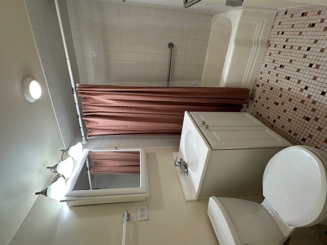 1516 Hinman Avenue Unit: 303