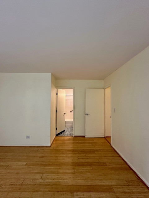 1516 Hinman Avenue Unit: 303