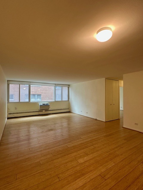 1516 Hinman Avenue Unit: 303