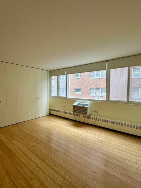 1516 Hinman Avenue Unit: 303