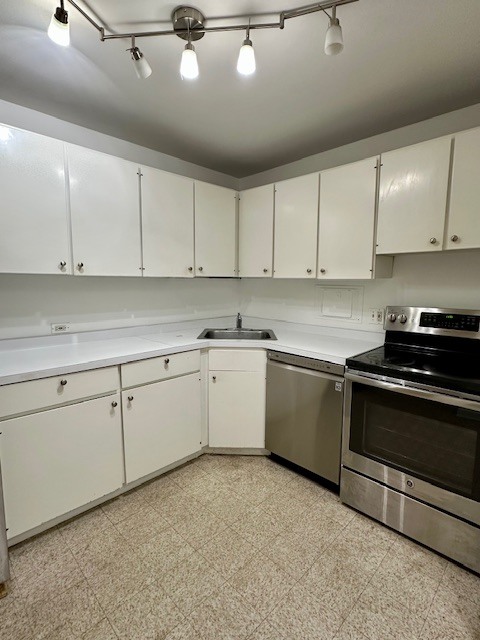 1516 Hinman Avenue Unit: 303