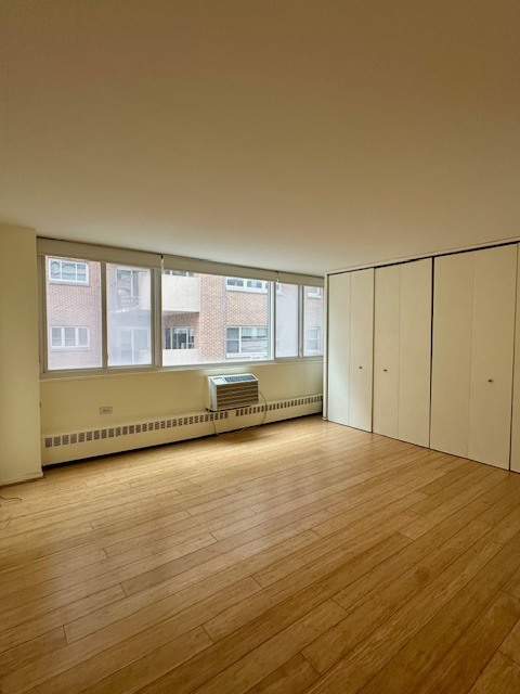 1516 Hinman Avenue Unit: 303