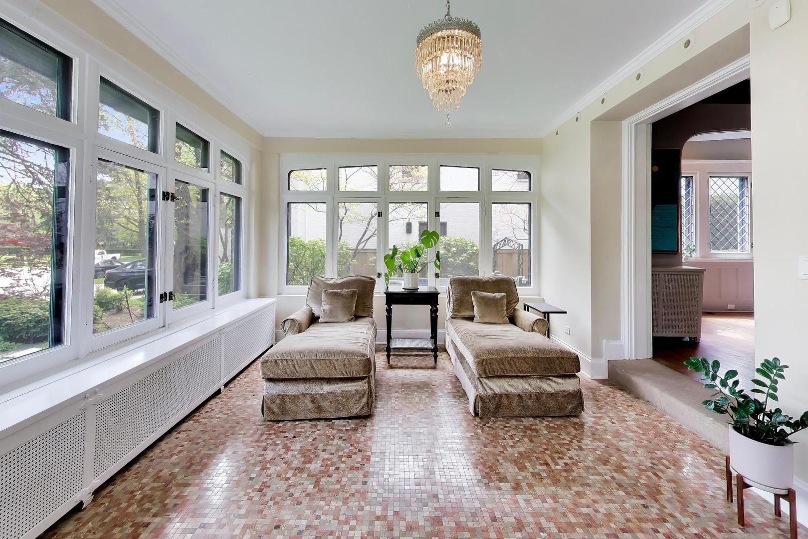 1218 Sheridan Road