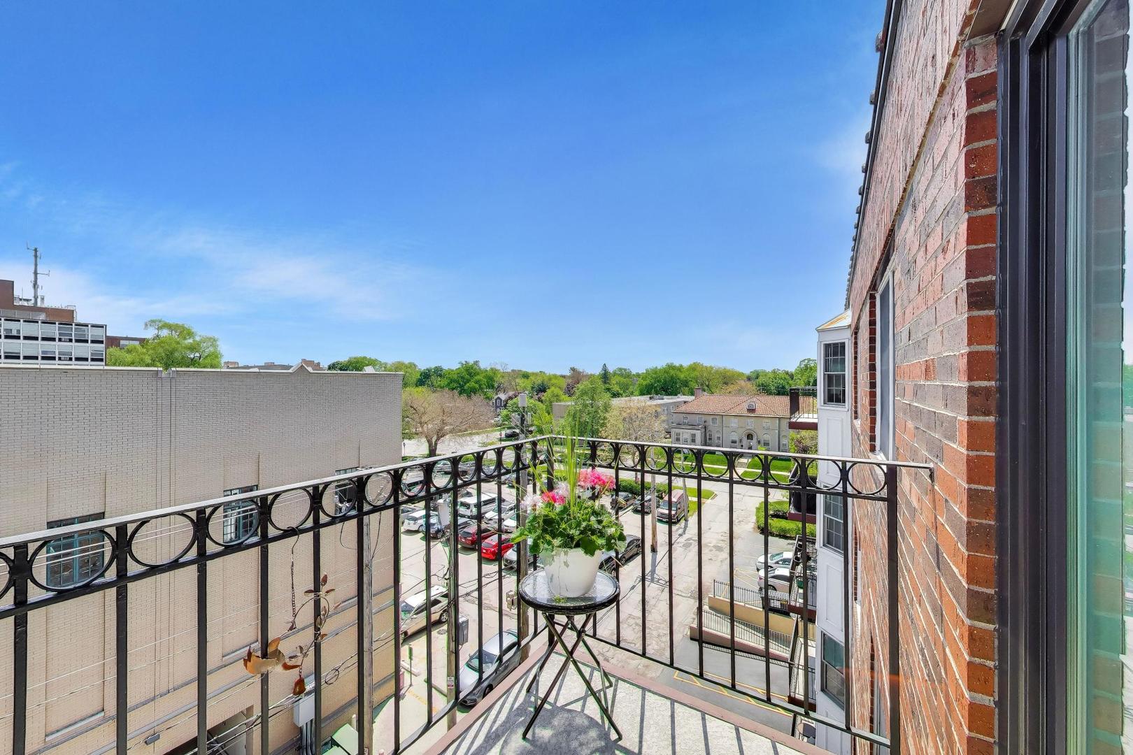 1501 Oak Avenue Unit: 504