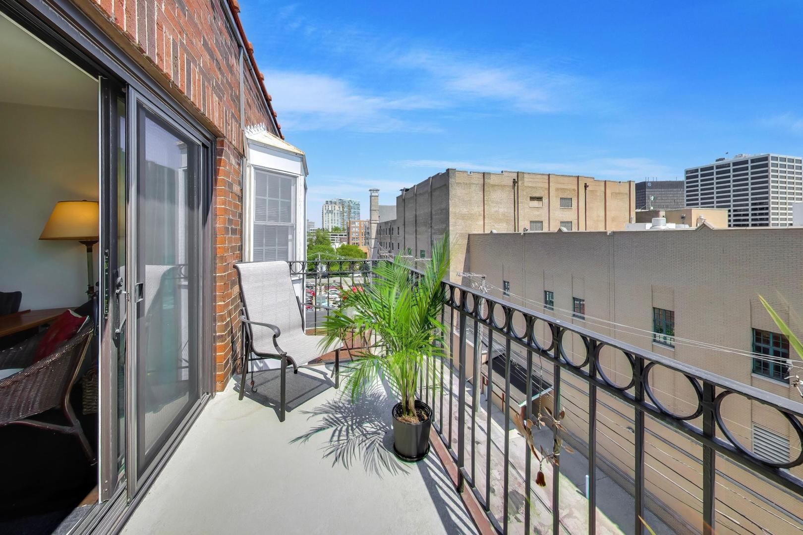 1501 Oak Avenue Unit: 504
