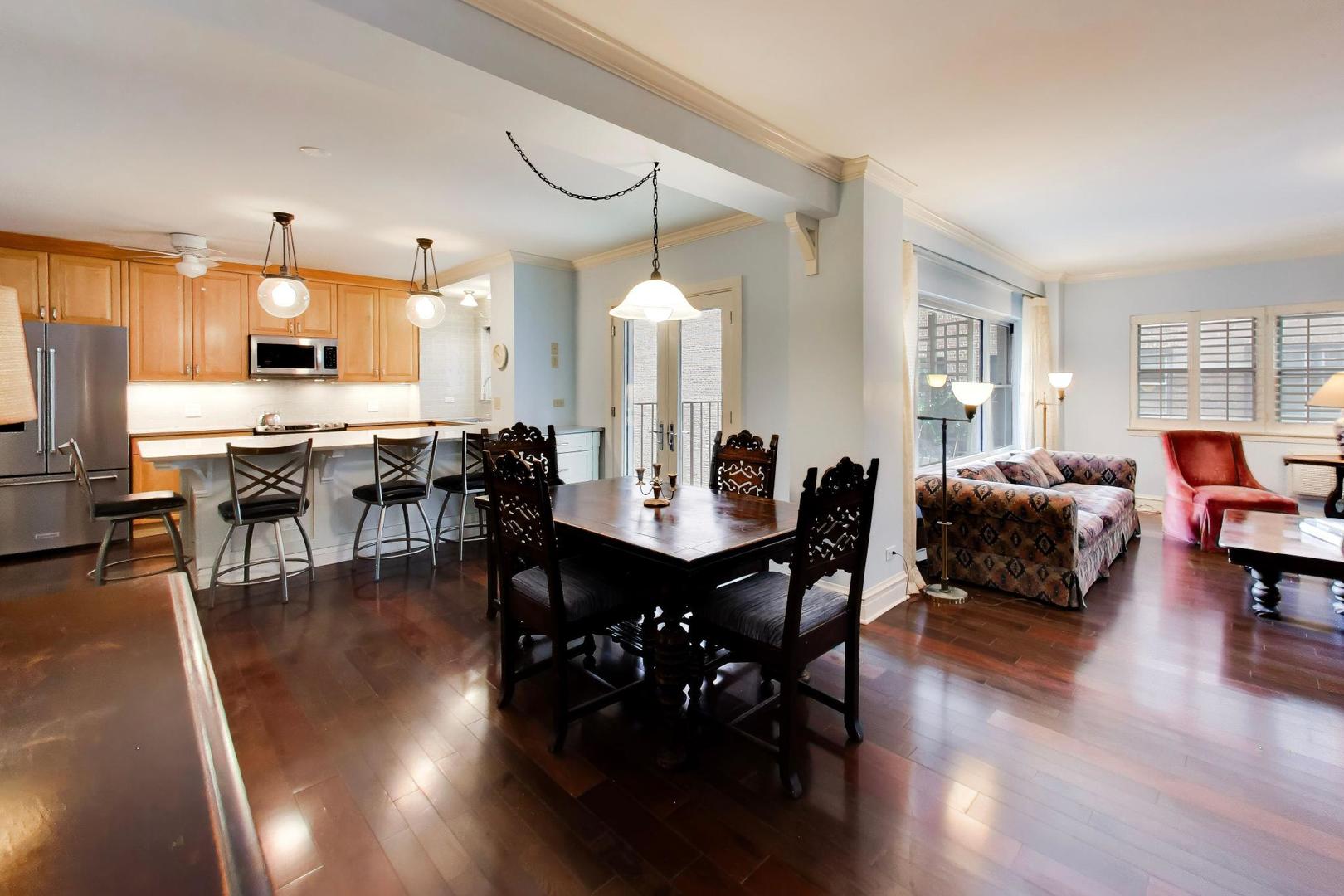 1508 Hinman Avenue Unit: 4C