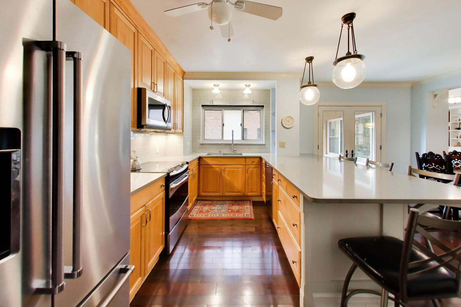 1508 Hinman Avenue Unit: 4C