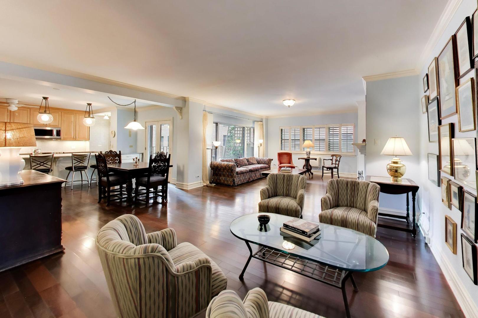 1508 Hinman Avenue Unit: 4C