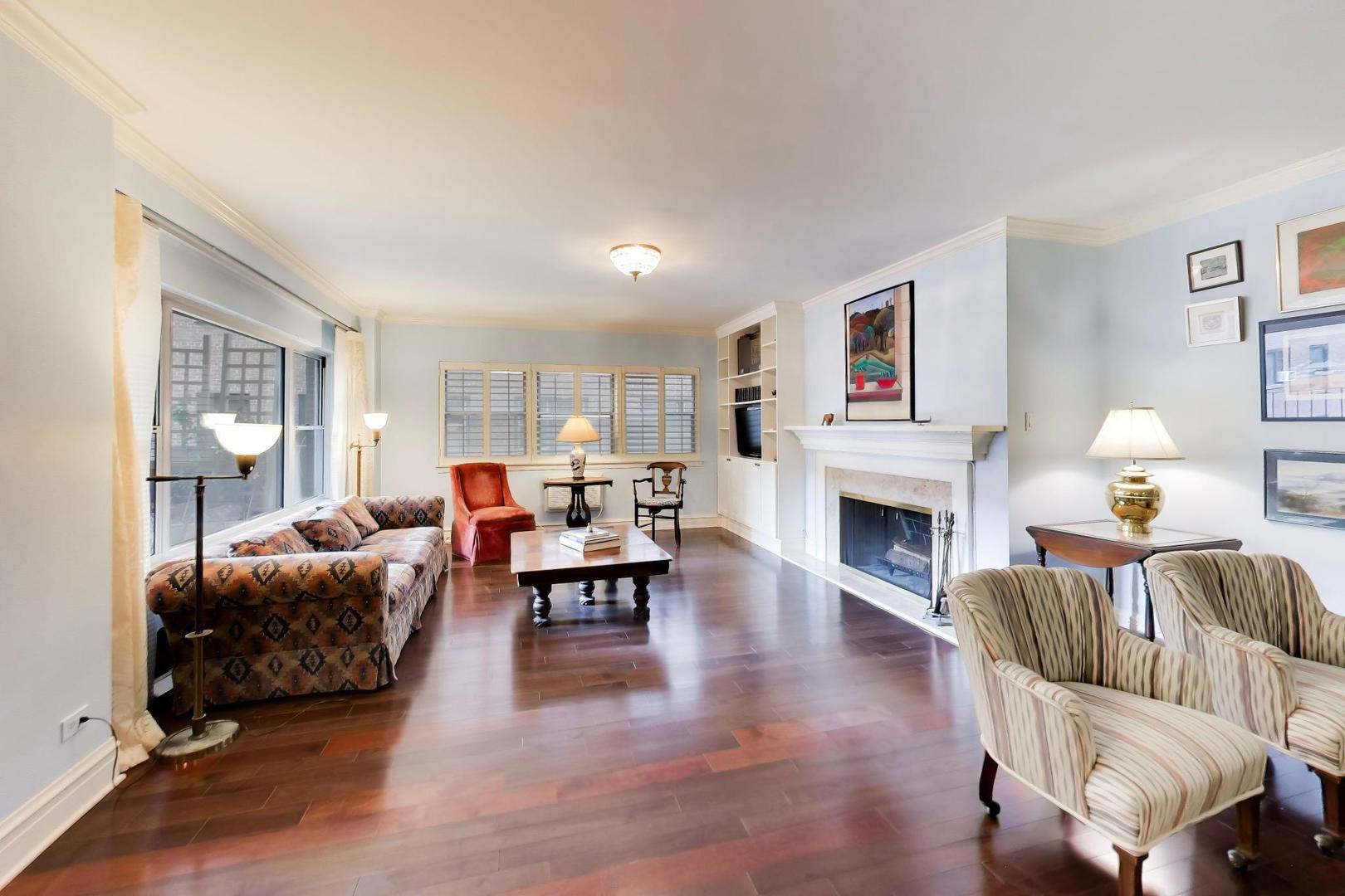 1508 Hinman Avenue Unit: 4C