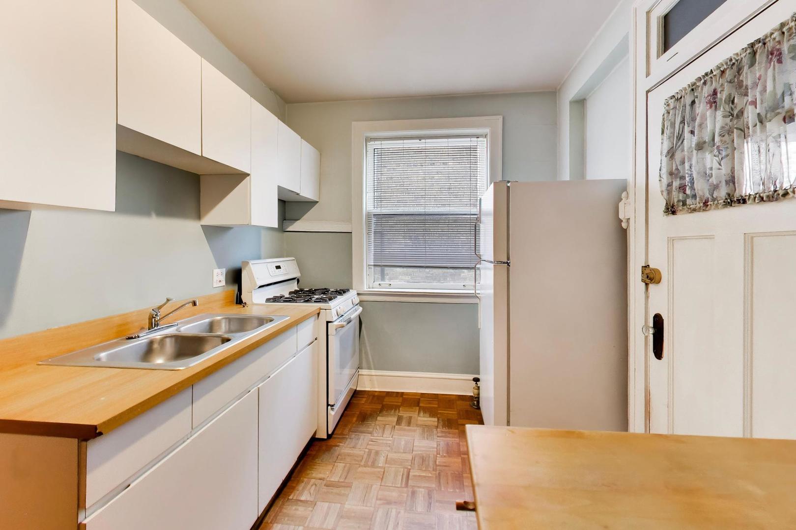 730 Hinman Avenue Unit: 3W