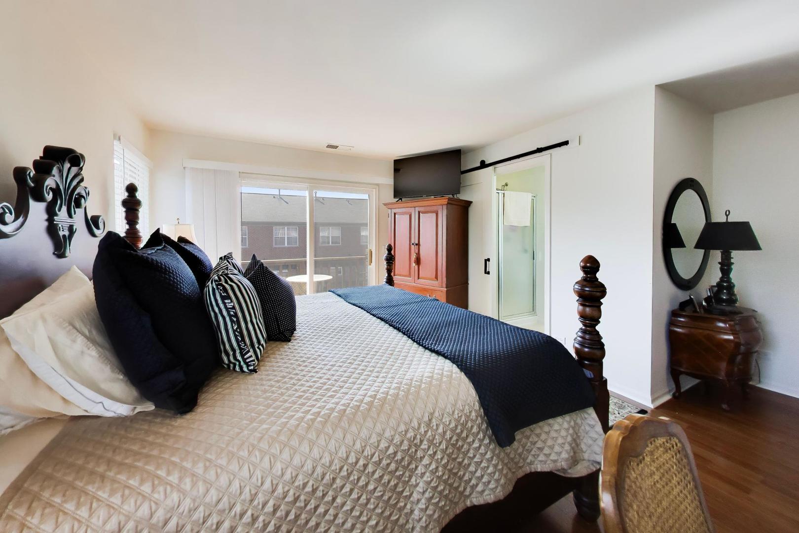 213 River Front Drive Unit: 213