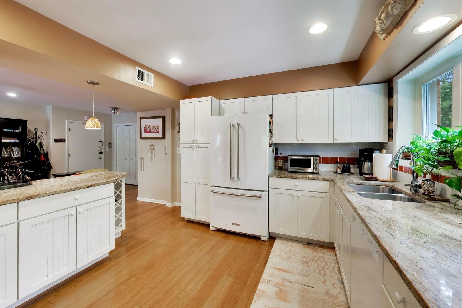 2001 Sherman Avenue Unit: 204