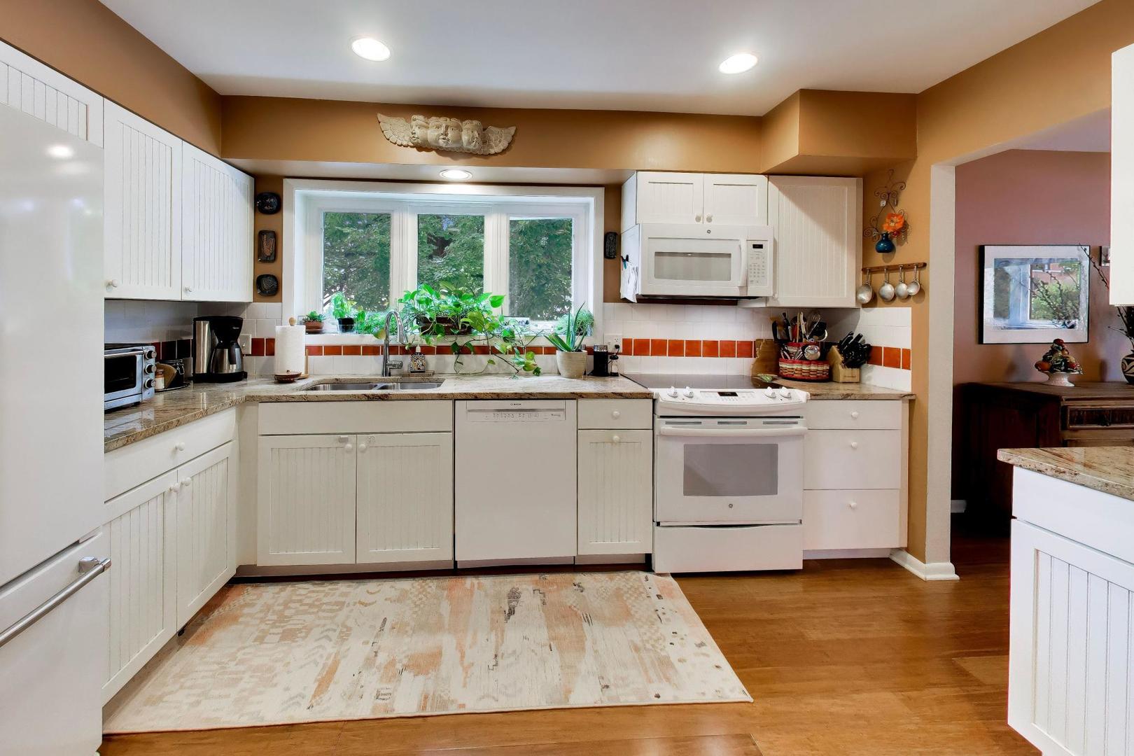 2001 Sherman Avenue Unit: 204