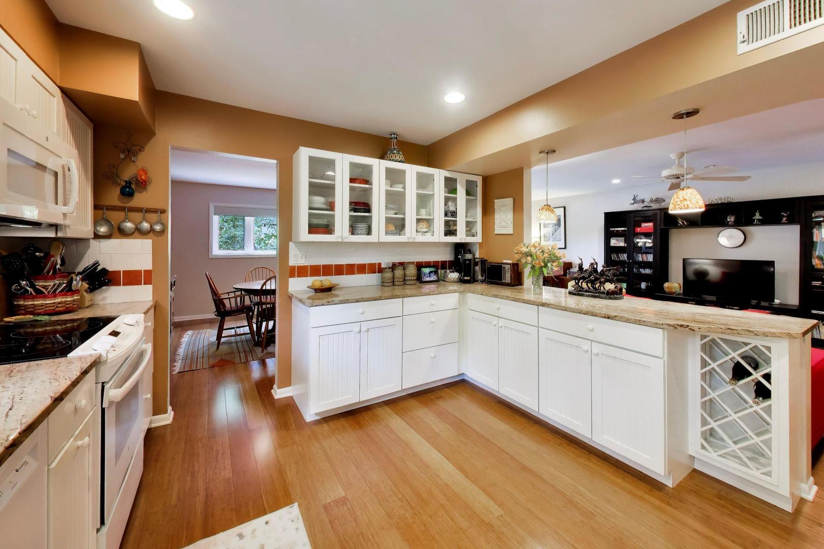 2001 Sherman Avenue Unit: 204