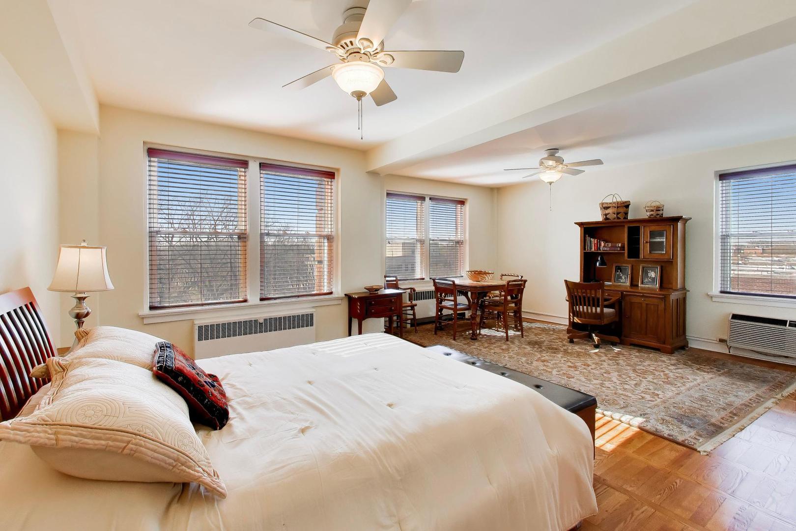 1585 Ridge Avenue Unit: 505