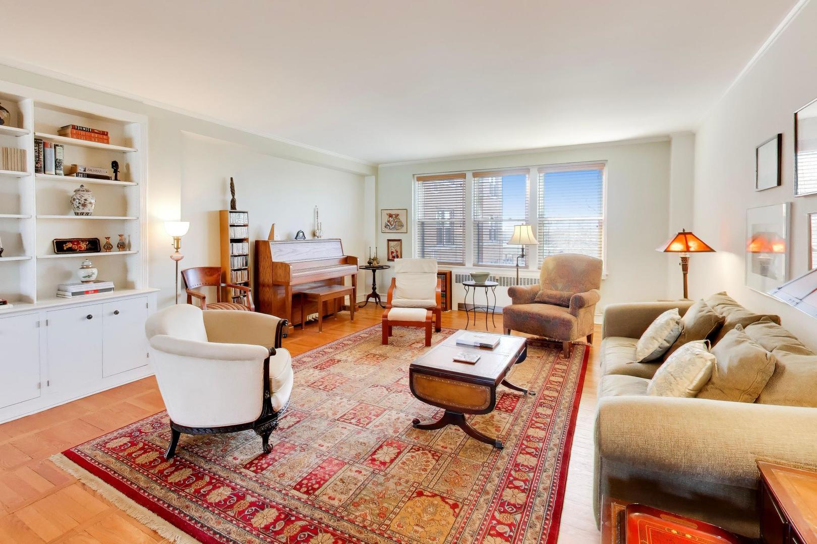 1585 Ridge Avenue Unit: 505