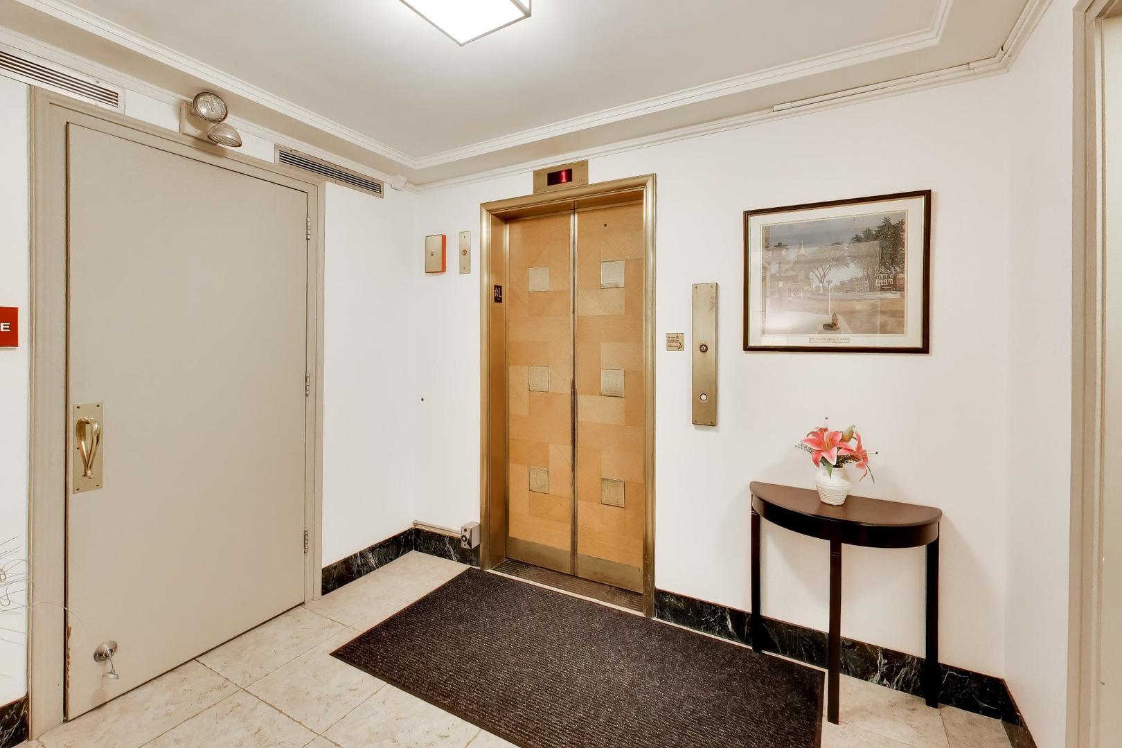 1585 Ridge Avenue Unit: 505