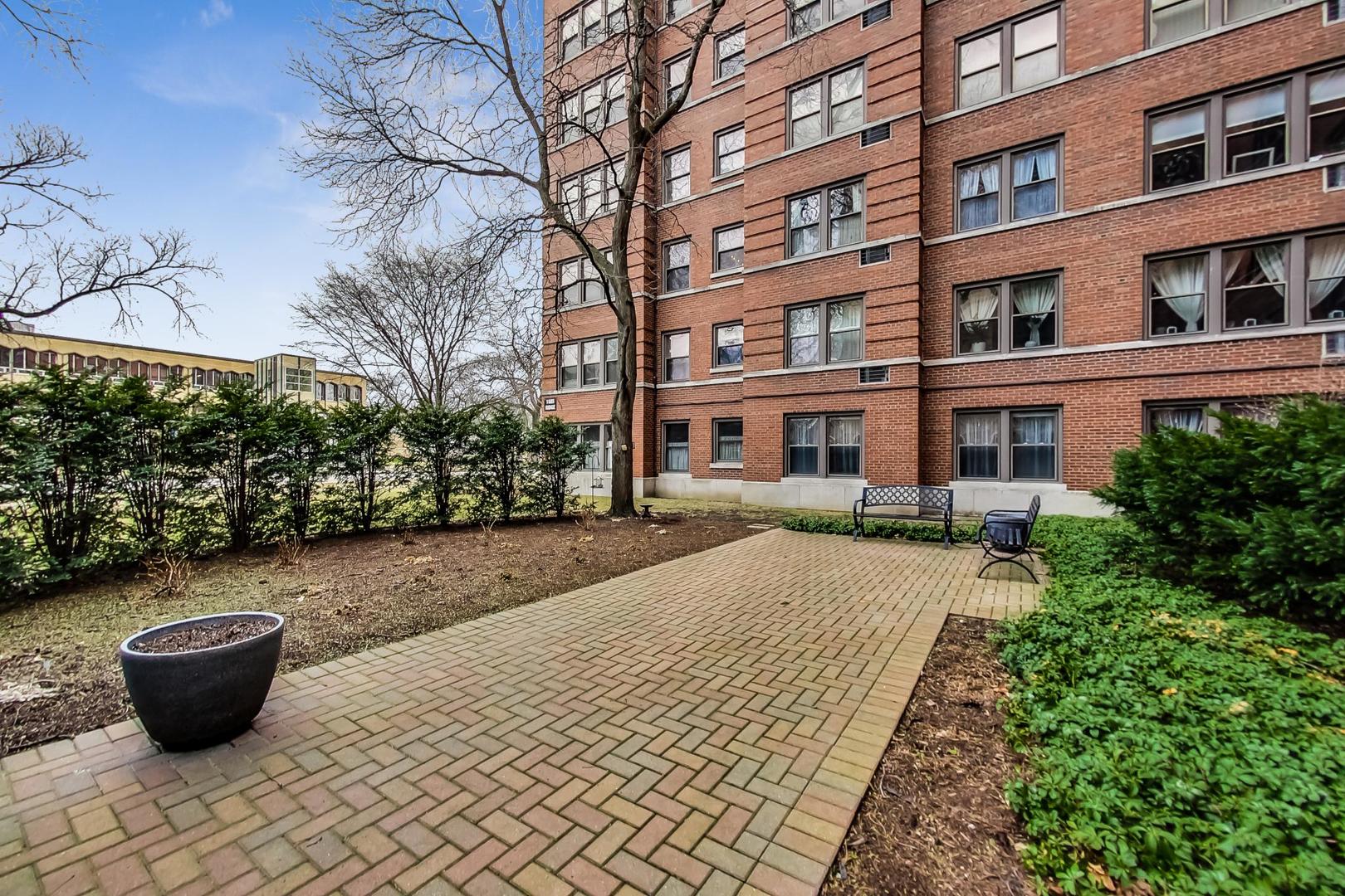 1585 Ridge Avenue Unit: 505