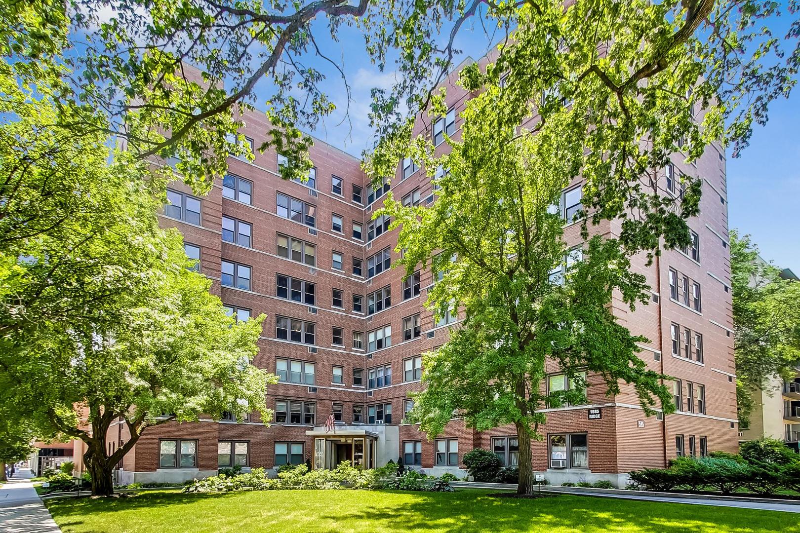 1585 Ridge Avenue Unit: 505