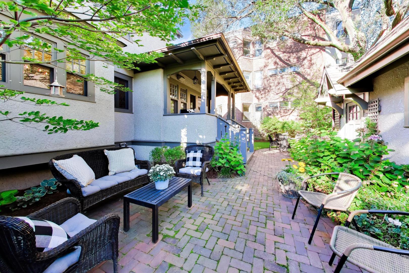 419 Greenwood Street