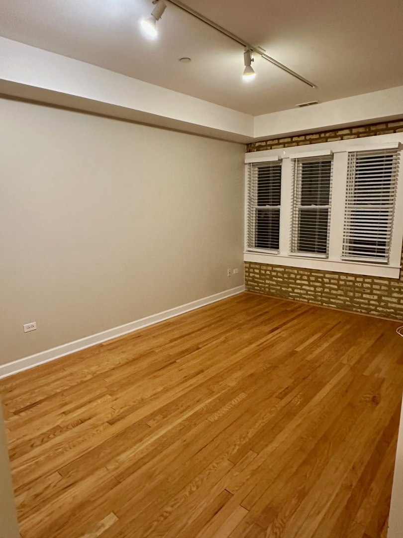 2537.5 Prairie Avenue Unit: 3S
