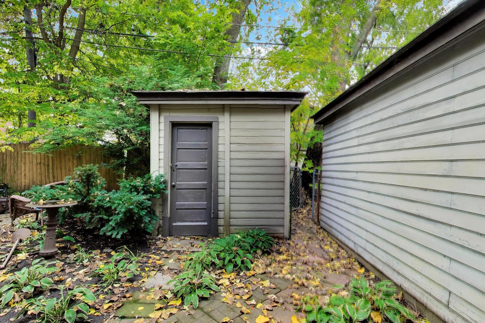 1038 Custer Avenue
