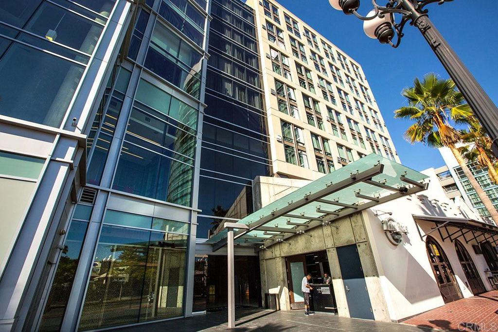 207 5th Ave Unit: 911